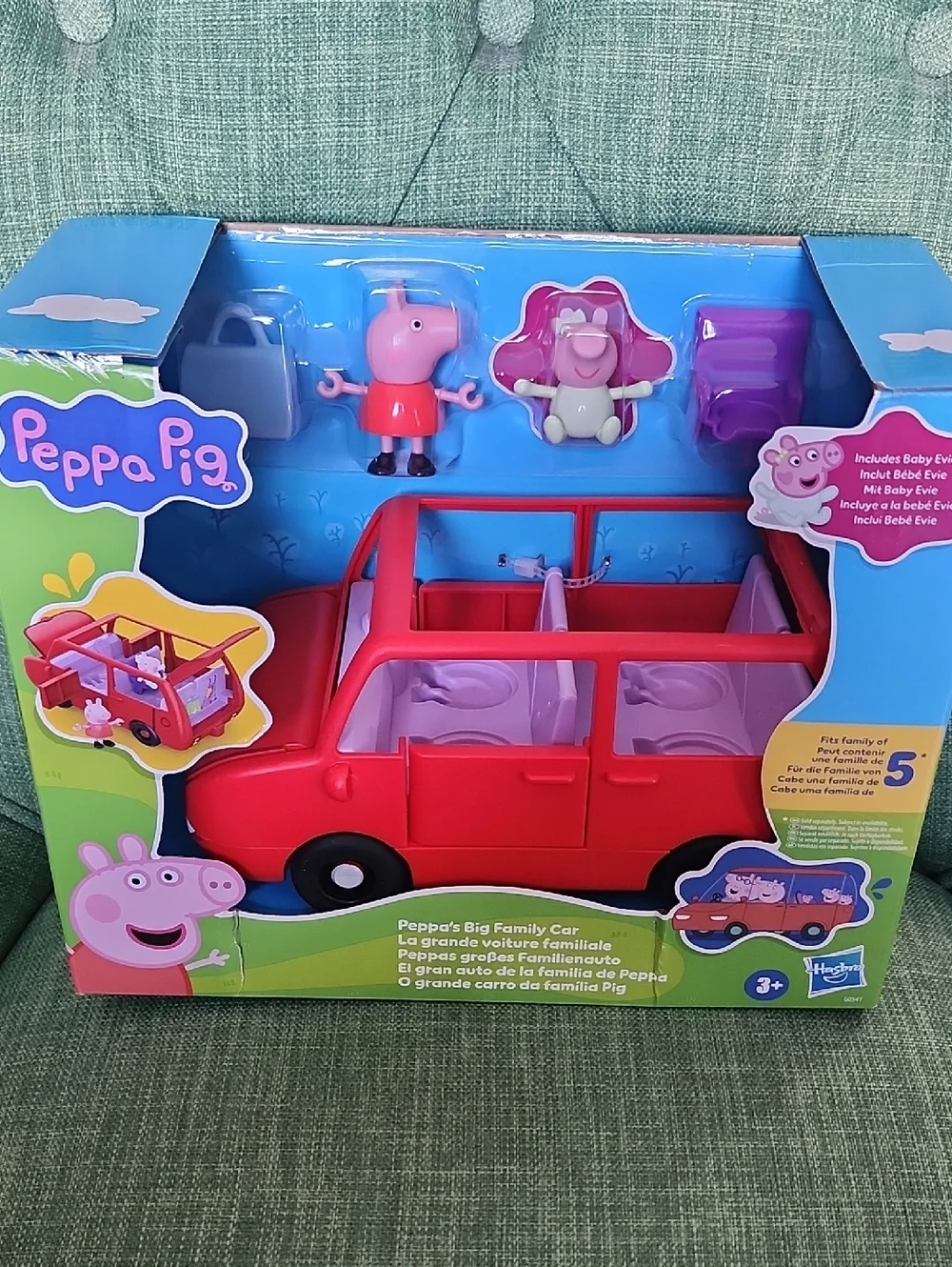 Peppa Pig Red Family Car Playset with Pink Figures - Picture 1 of 7